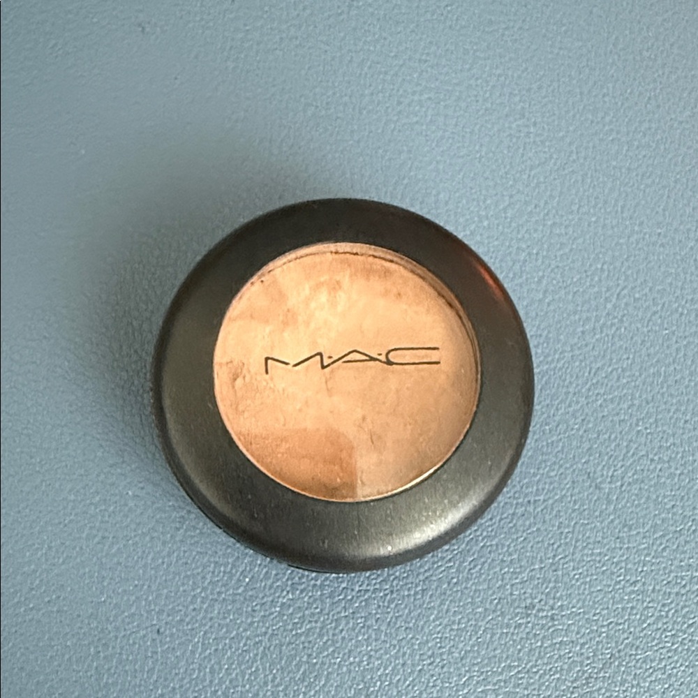 MAC Cosmetics nw30 studio concealer